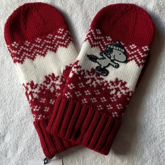 ⛸ ❄️⛸ COACH X PEANUTS MITTENS EITH SNOOPY ⛸❄️⛸ - Picture 11 of 16